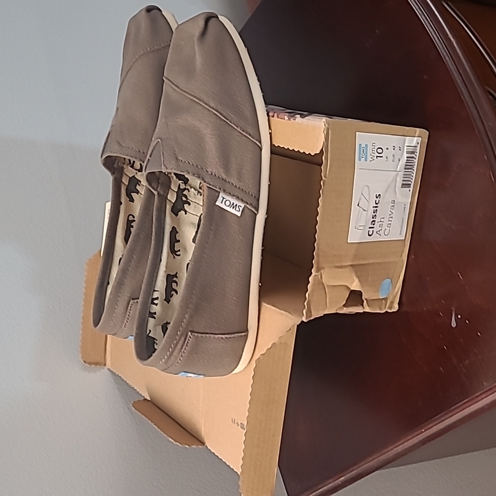 Toms Classics Ash Canvas shoe size 10